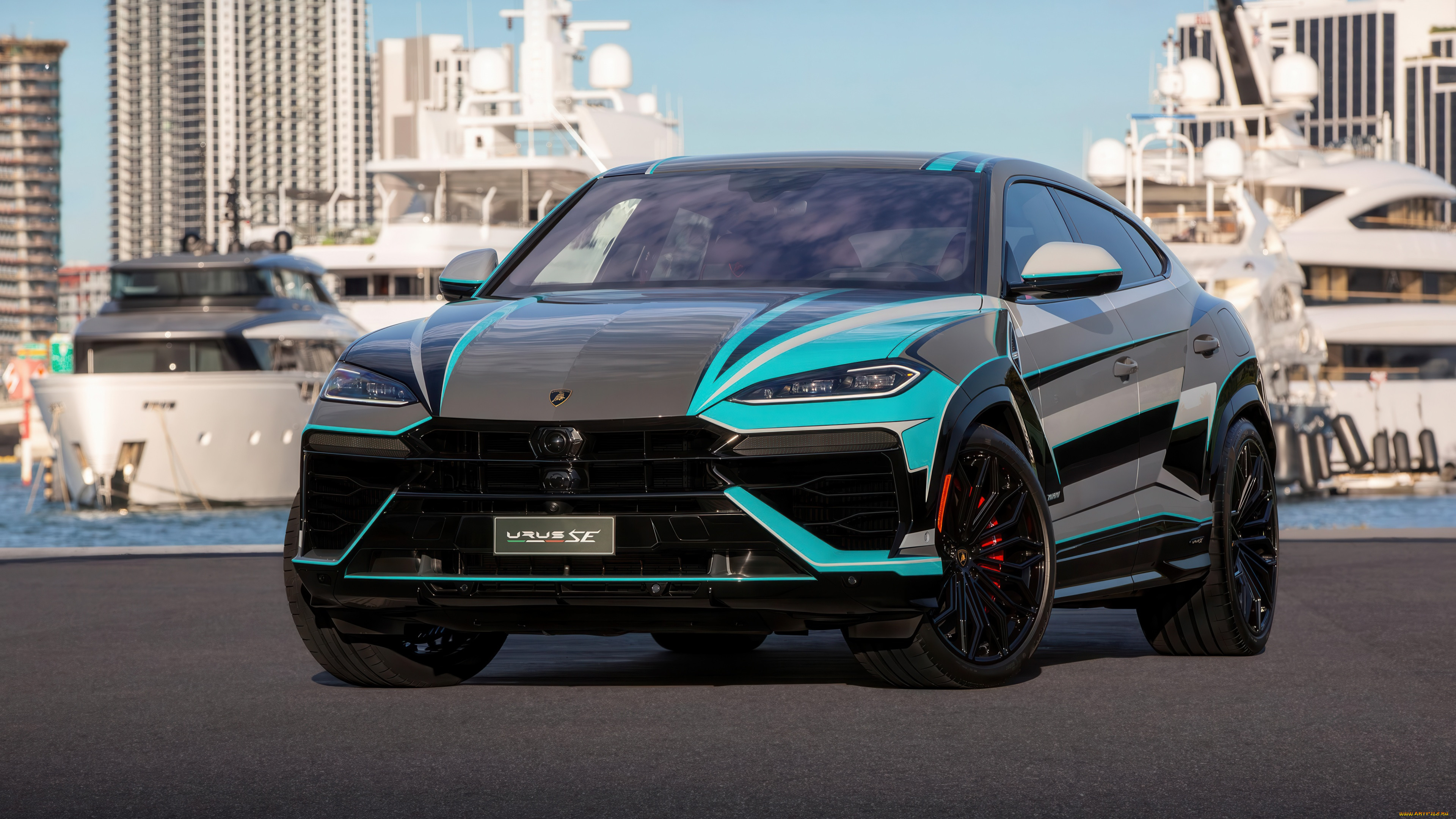 , lamborghini, urus, se, miami, plug, in, hybrid, suv, oeee, ooe, 